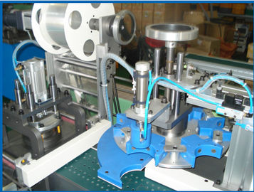 Yağ Filtresi Alt Kapakları için Elektrikli 50Hz Otomatik Plastik Film Tutma Makinesi