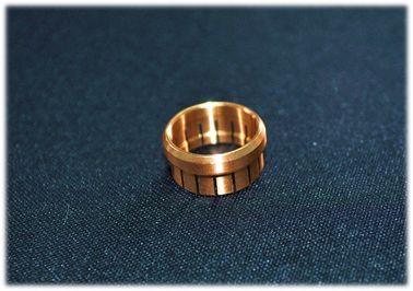 Pirinç CNC Hassas Dönen Parçaları Özelleştirme RF Havacılık ve Uzay Konnektörü
